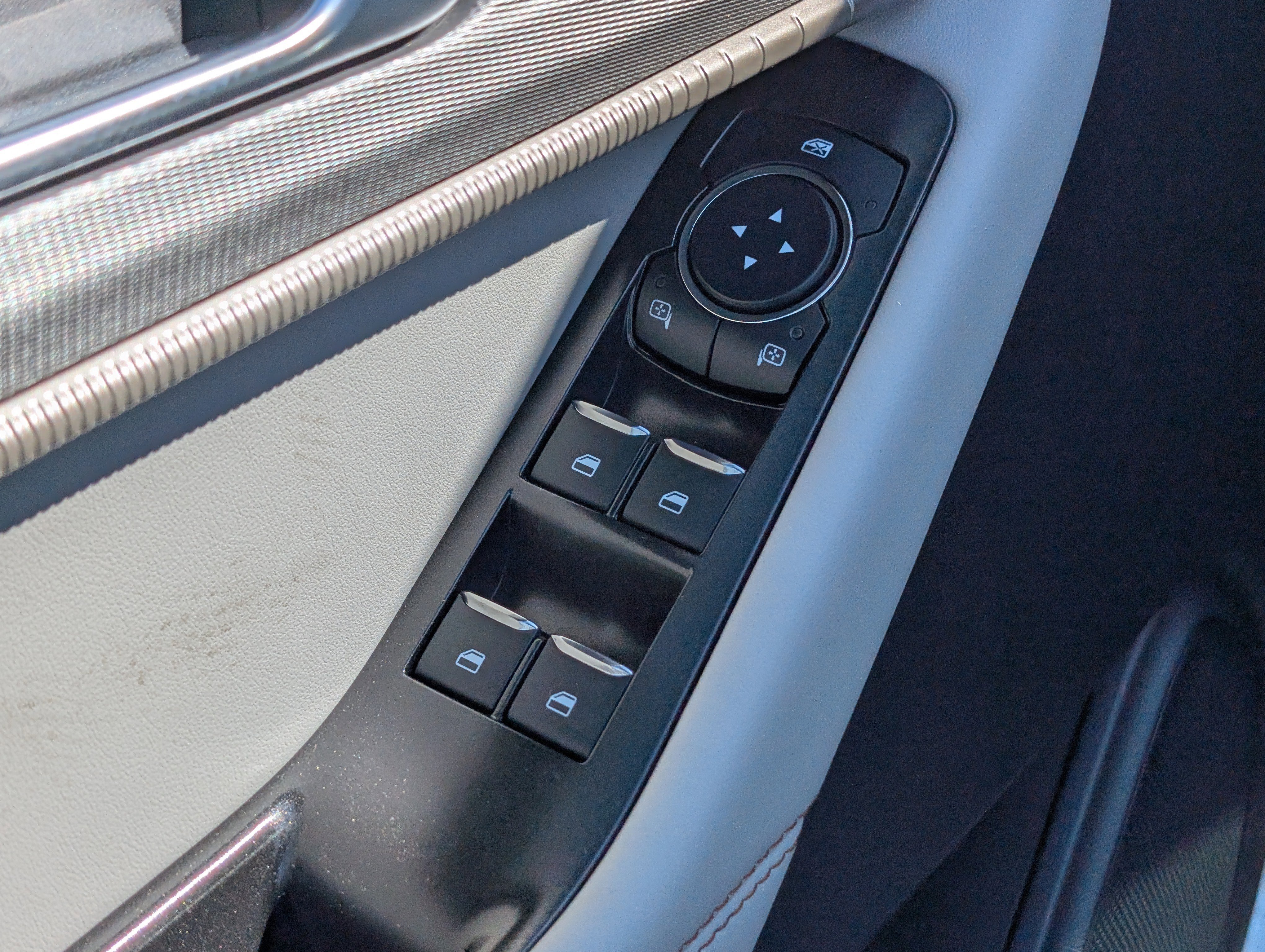 New 2026 Star White Metallic Tri-Coat FORD Active image 18