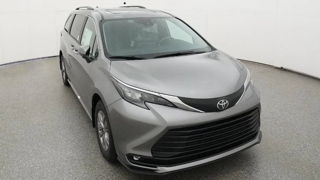 New 2026 Heavy Metal Toyota XLE image 29