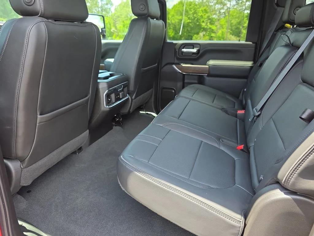Used 2023 Red Chevrolet High Country image 14