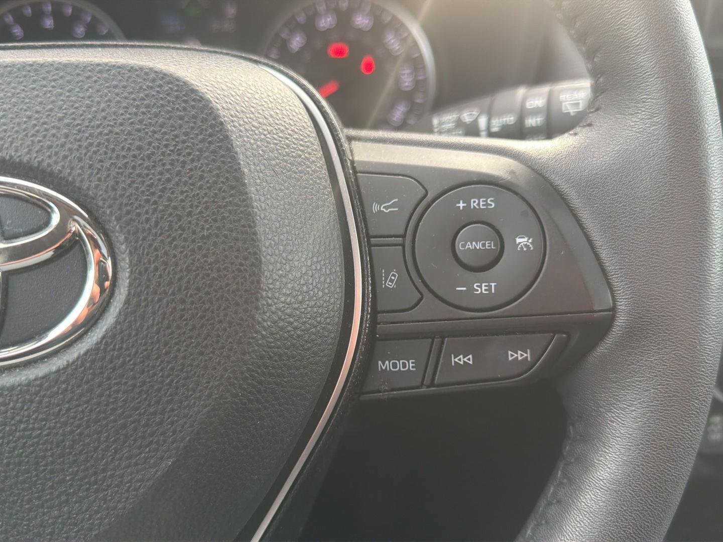 Used 2021 Ruby Flare Pearl Toyota XLE image 11