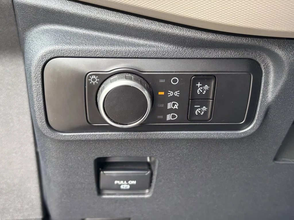 Used 2024 Gray Ford Wildtrak image 31