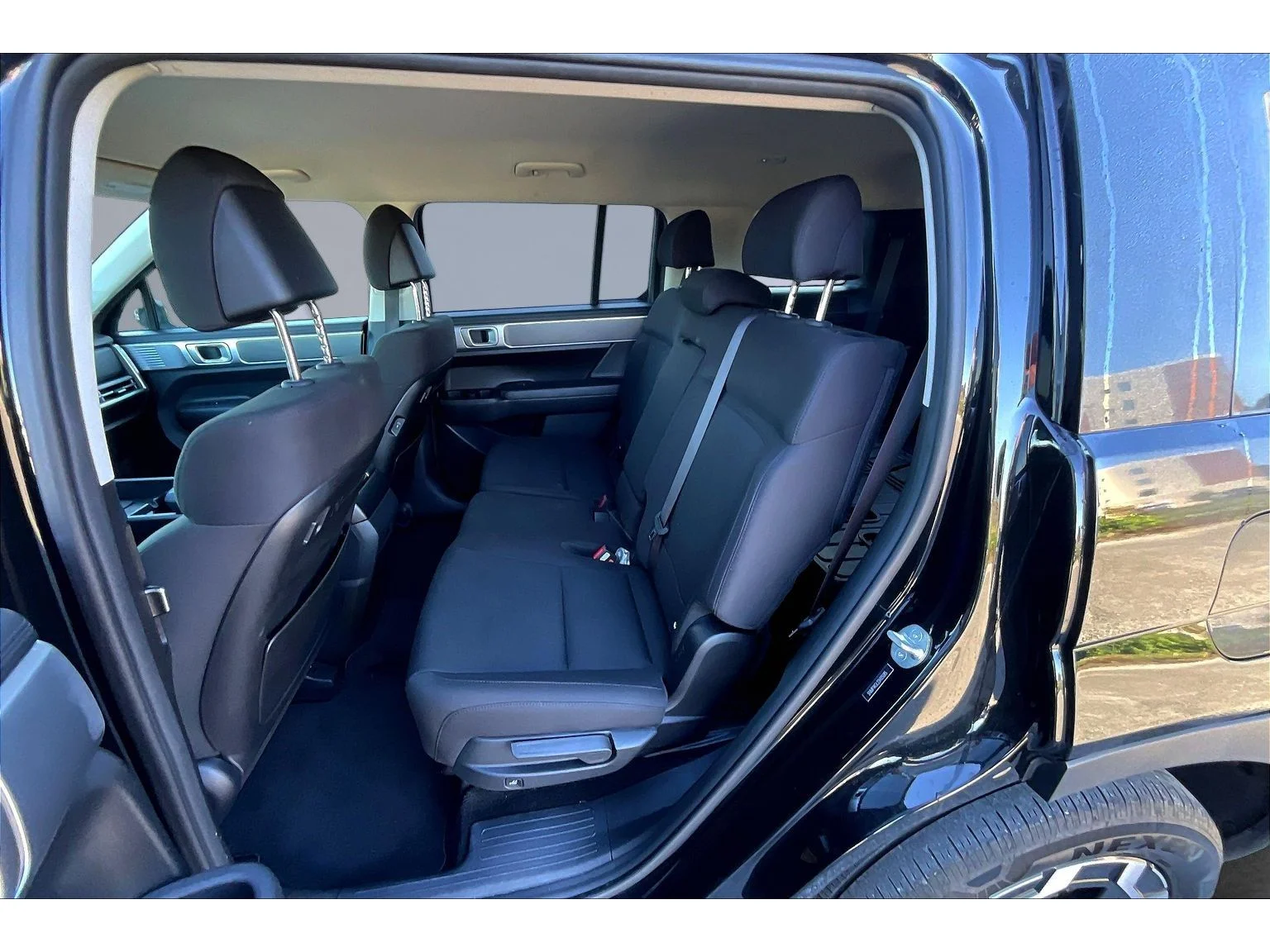 Used 2025 Black Hyundai SE image 18