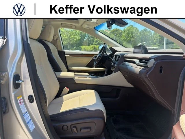 Used 2017  Lexus 350 image 25
