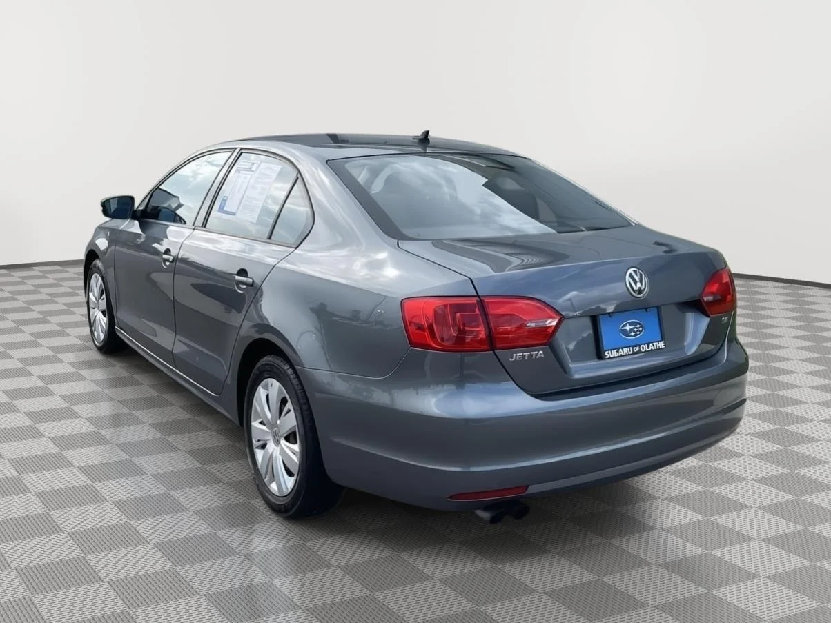 Used 2014 Platinum Gray Metallic Volkswagen SE image 13