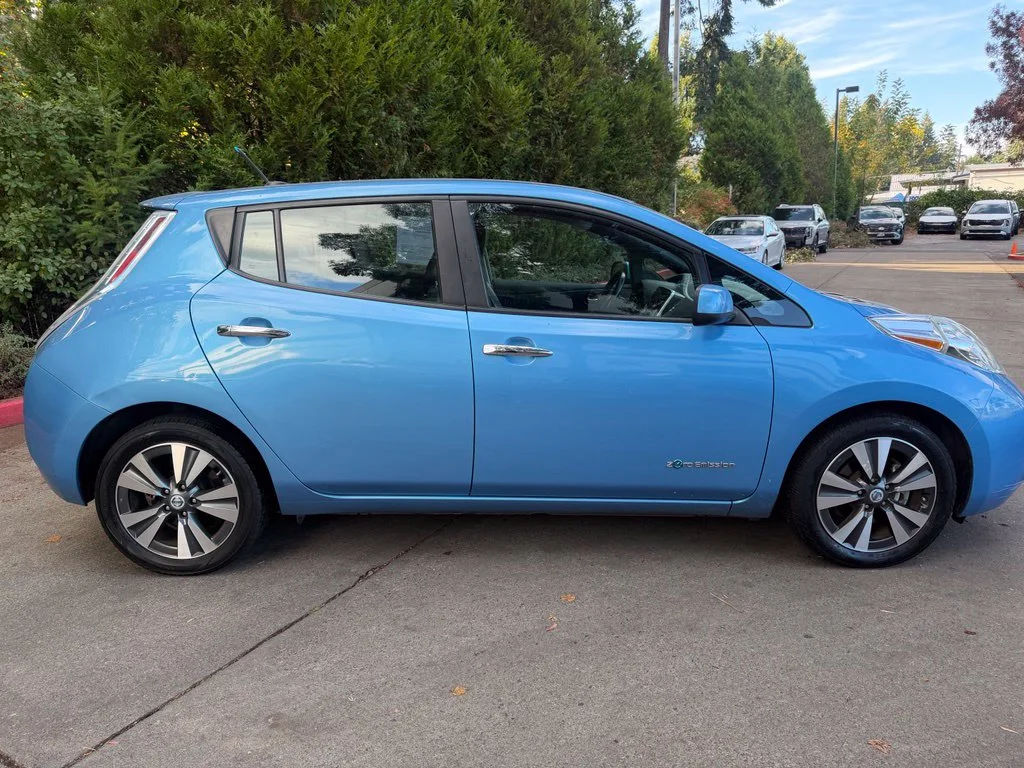 Used 2013 Nissan LEAF SL with VIN 1N4AZ0CP5DC414064 for sale in Gladstone, OR