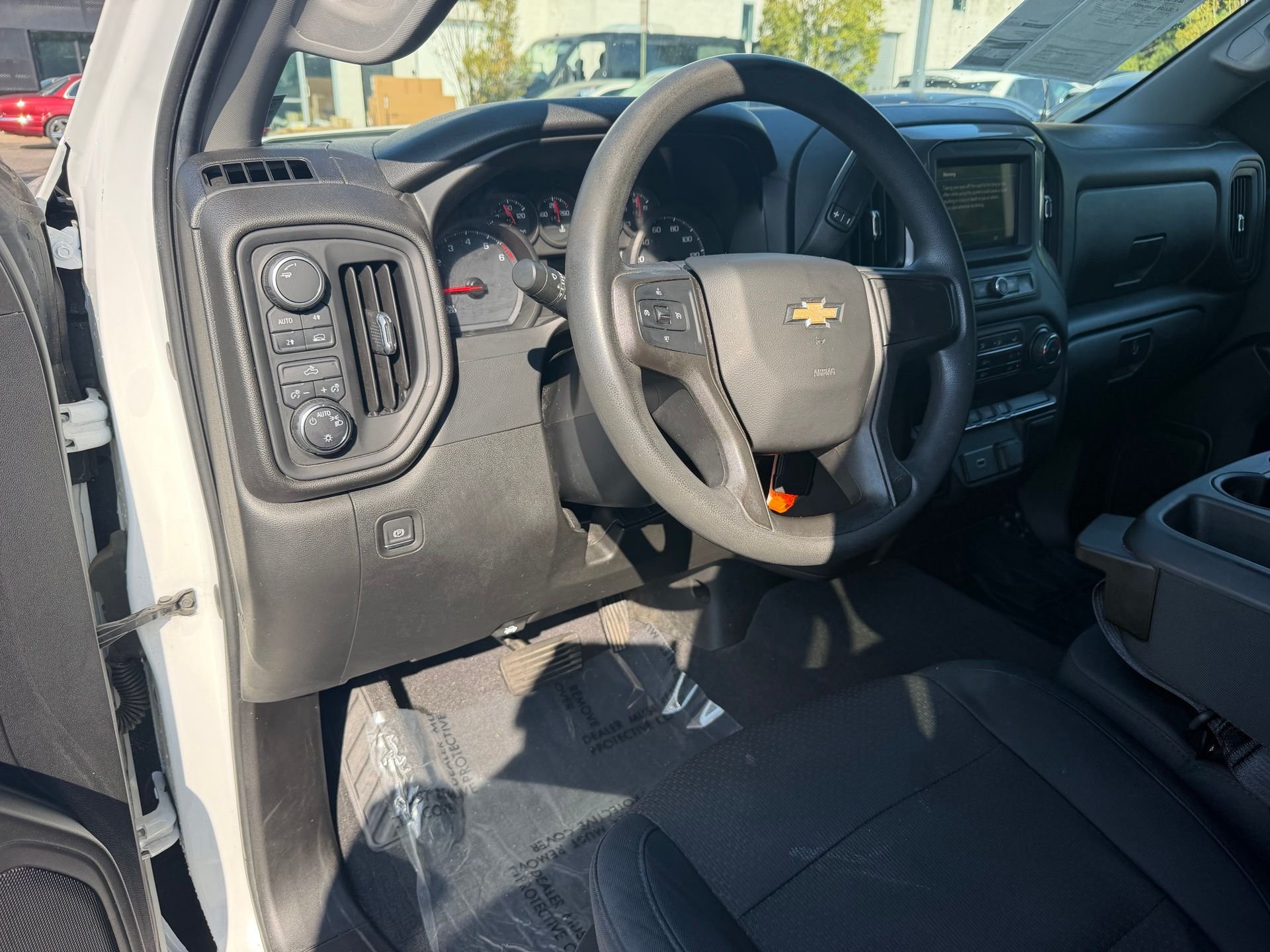 Used 2019 White Chevrolet Custom image 9