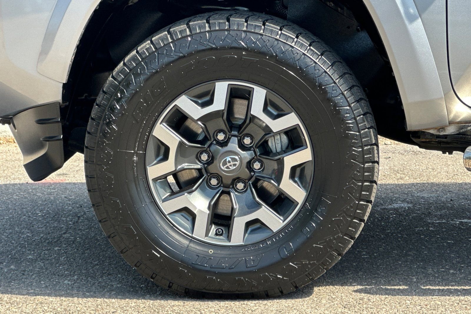 Used 2017 Silver Toyota SR5 image 24