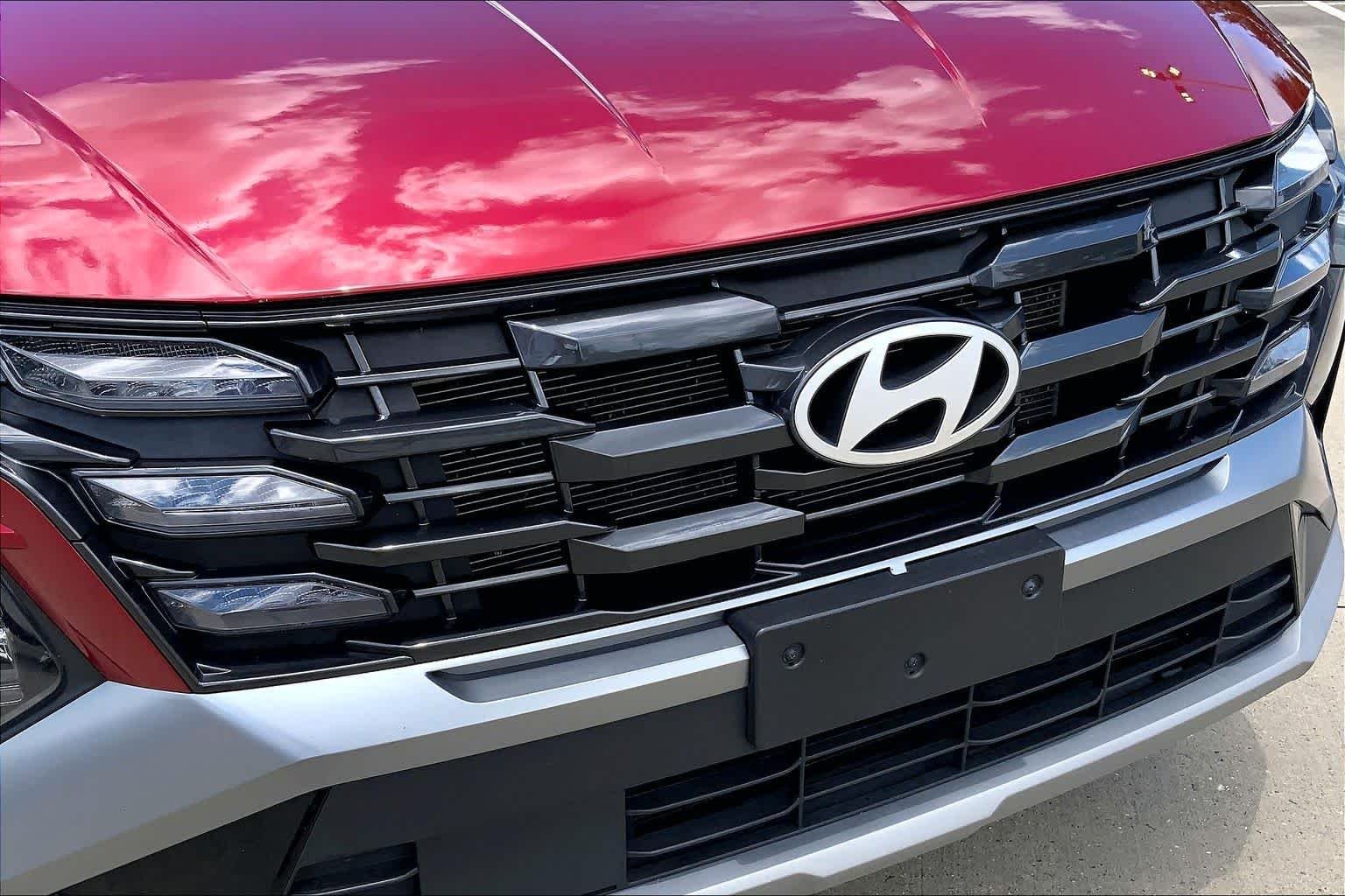 Used 2025 Ultimate Red Hyundai SEL image 30