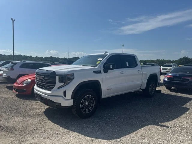 Used 2025 White GMC AT4 image 1
