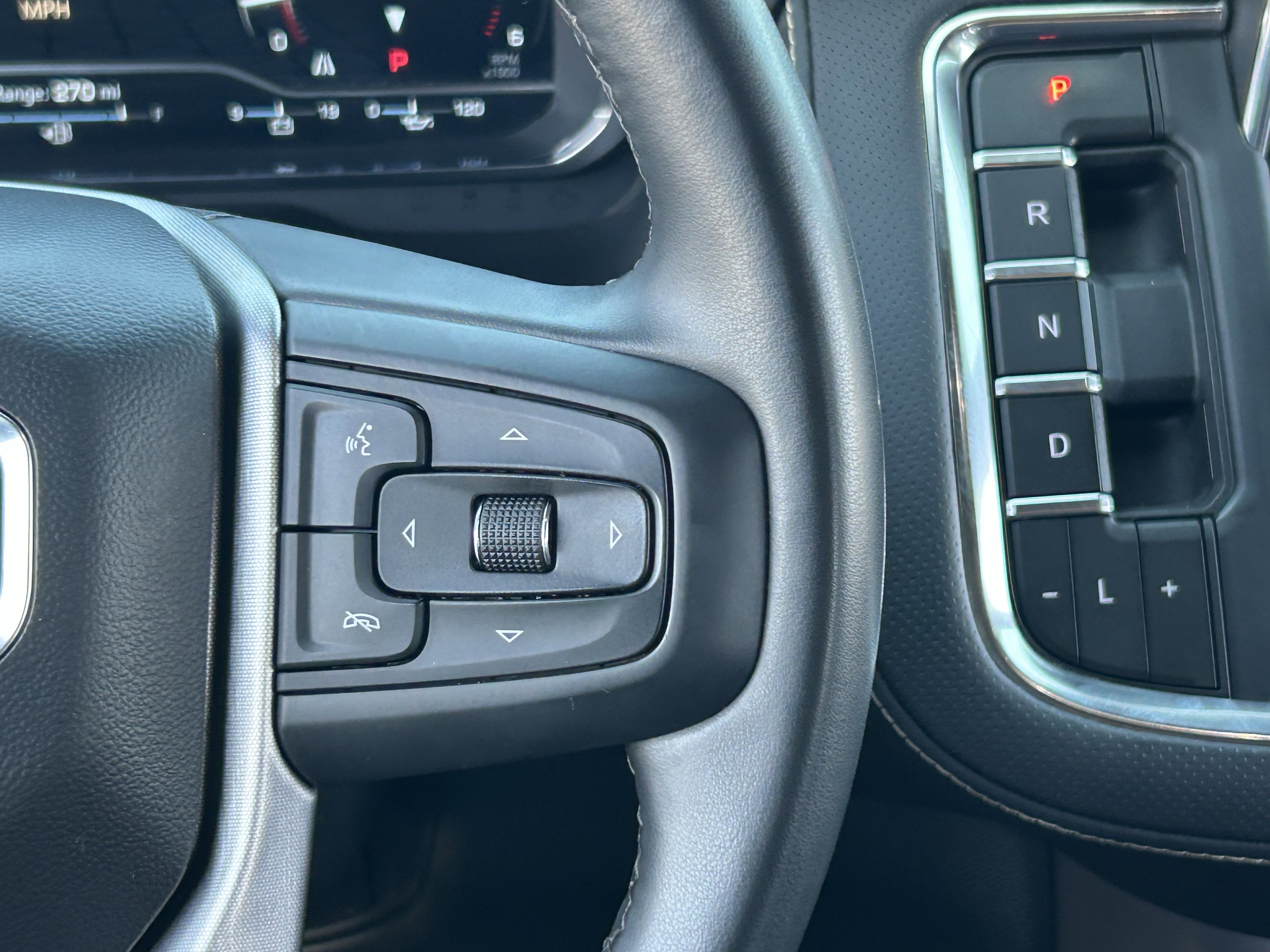 2024 GMC Yukon SLT - Photo 24