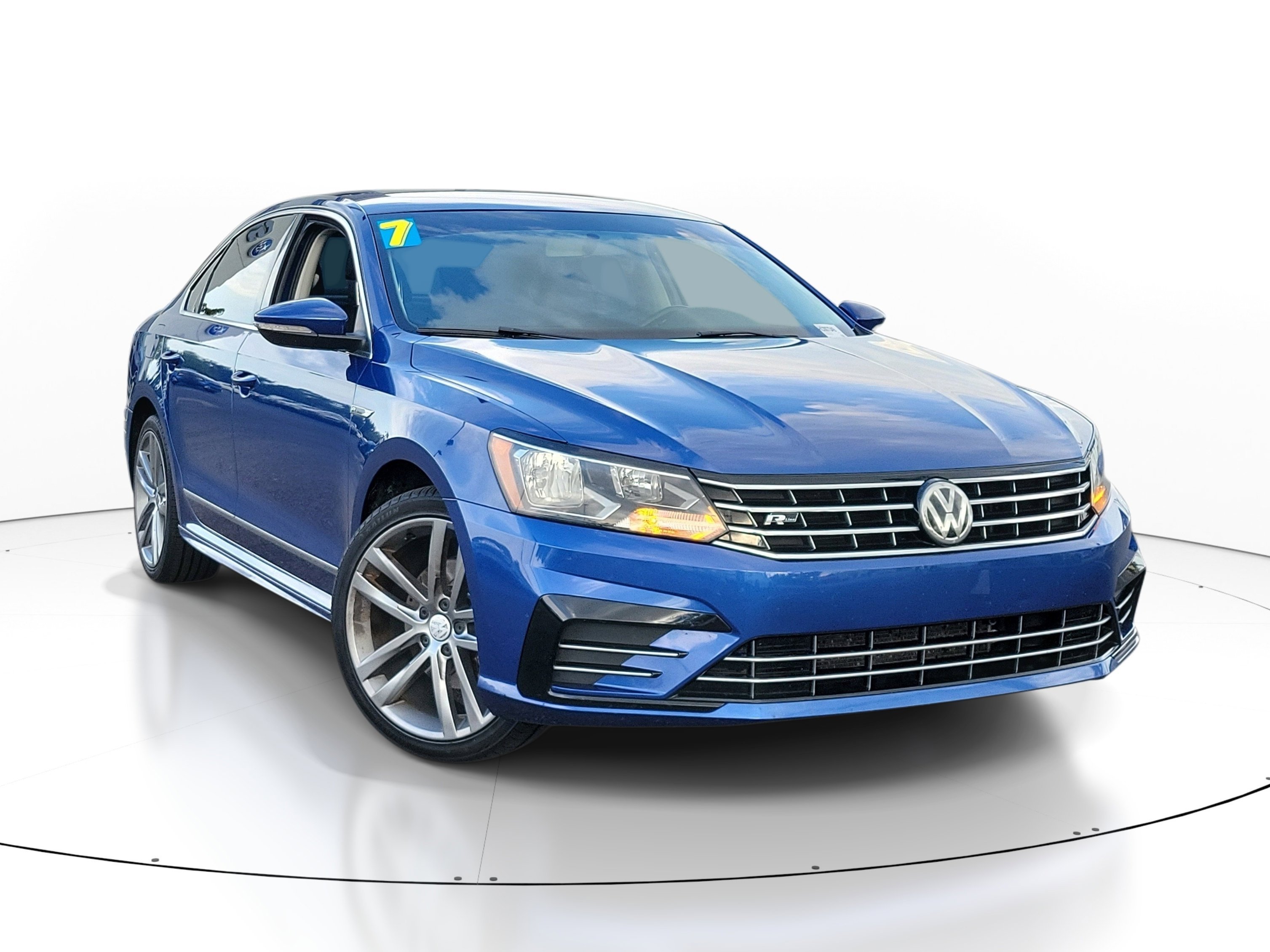 2017 Volkswagen Passat 1.8T R-Line w/ Comfort Pkg. Auto's photo