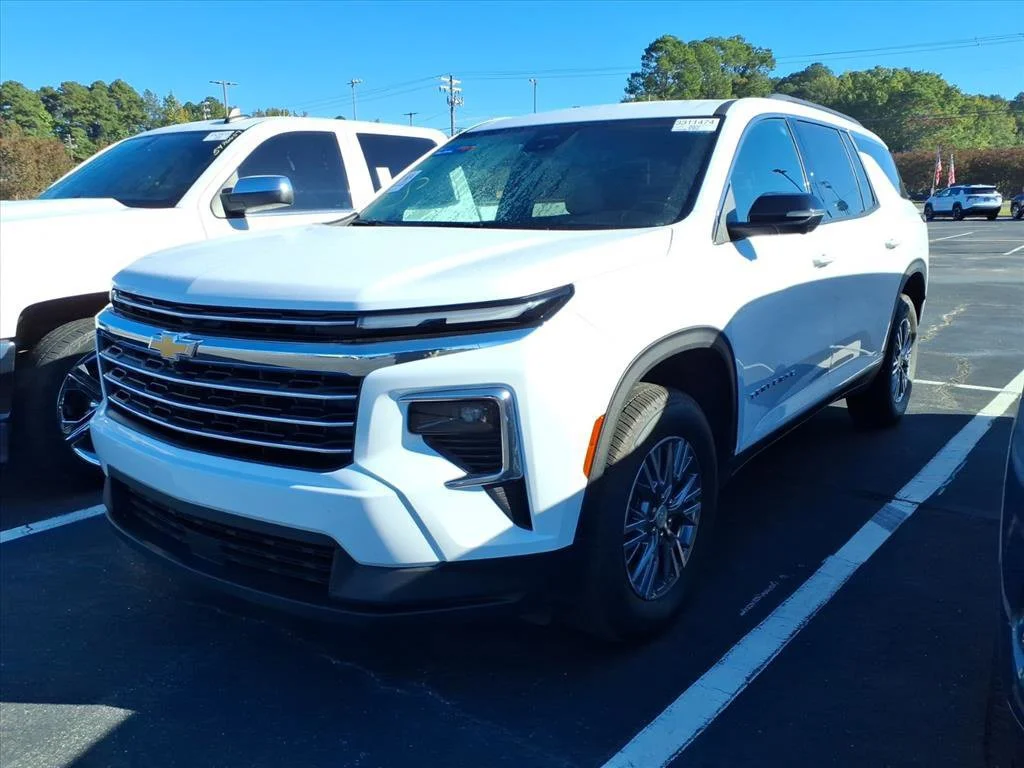 Used 2026 Summit White Chevrolet LT image 1