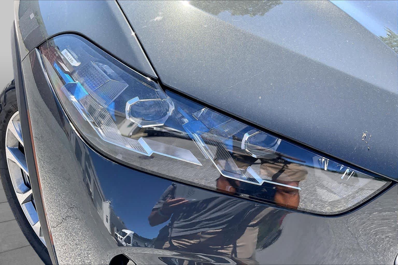 New 2026 Dravit Grey Metallic BMW xDrive40i image 13