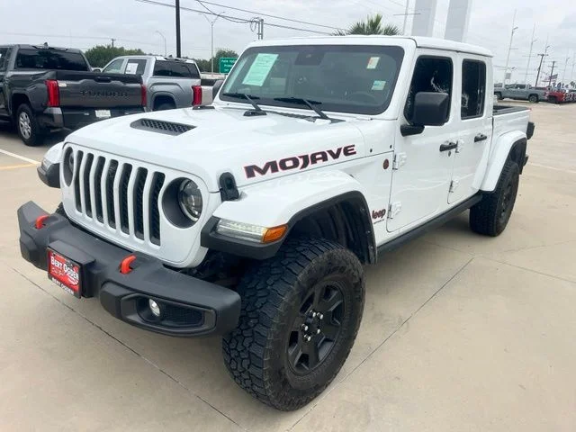 Used 2023 White Jeep Mojave image 3