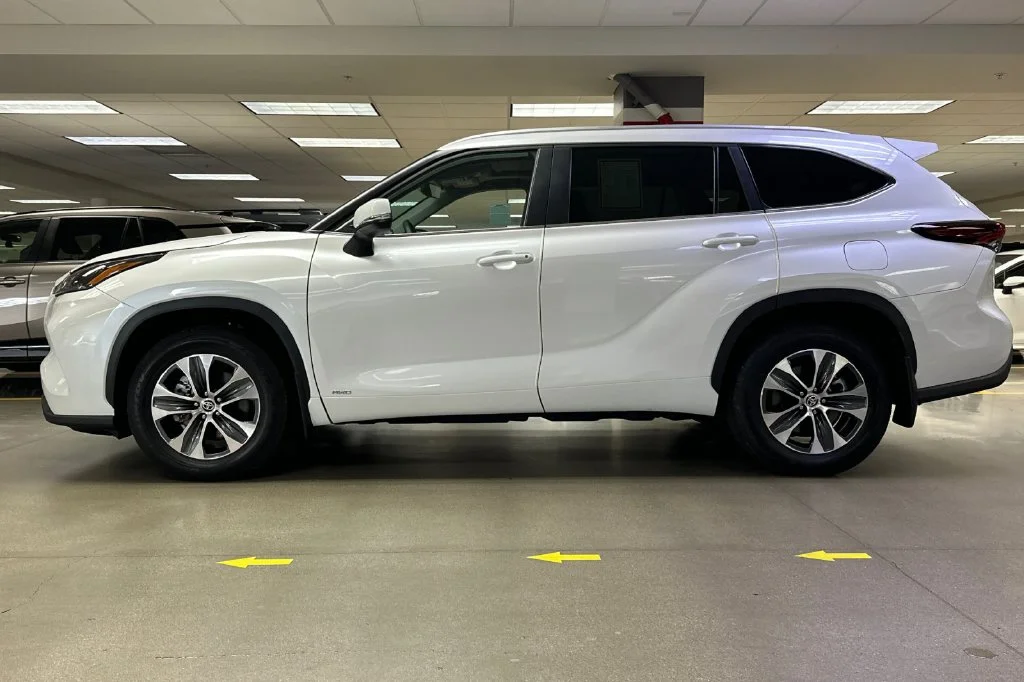 Certified Used 2026 Beige Toyota XLE image 7
