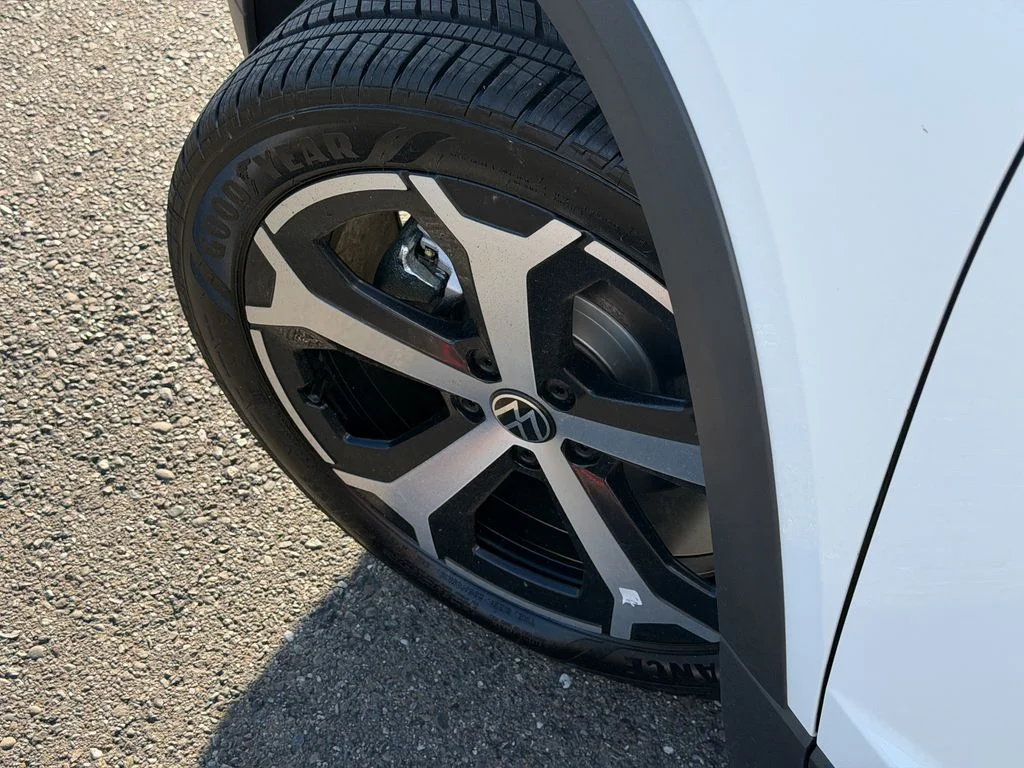 New 2026 Pure White Volkswagen 1.5T SEL image 10