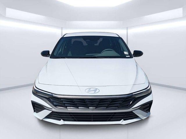 New 2026 White Hyundai SEL Sport image 9