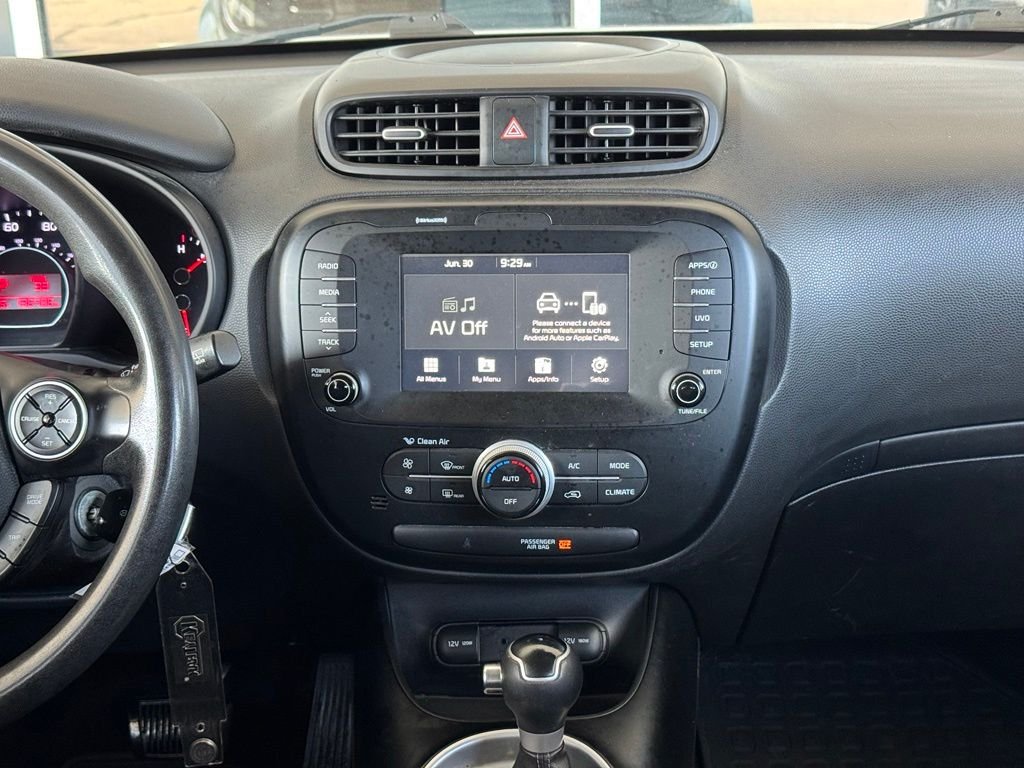 Used 2019 Silver Kia Plus image 22