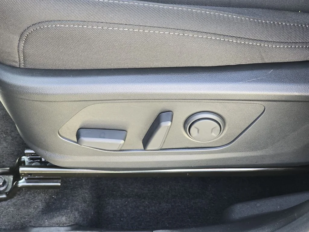 New 2026 Silver Hyundai SEL image 17