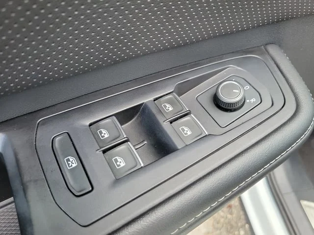 2024 Volkswagen Atlas SE w/Tech - Photo 26