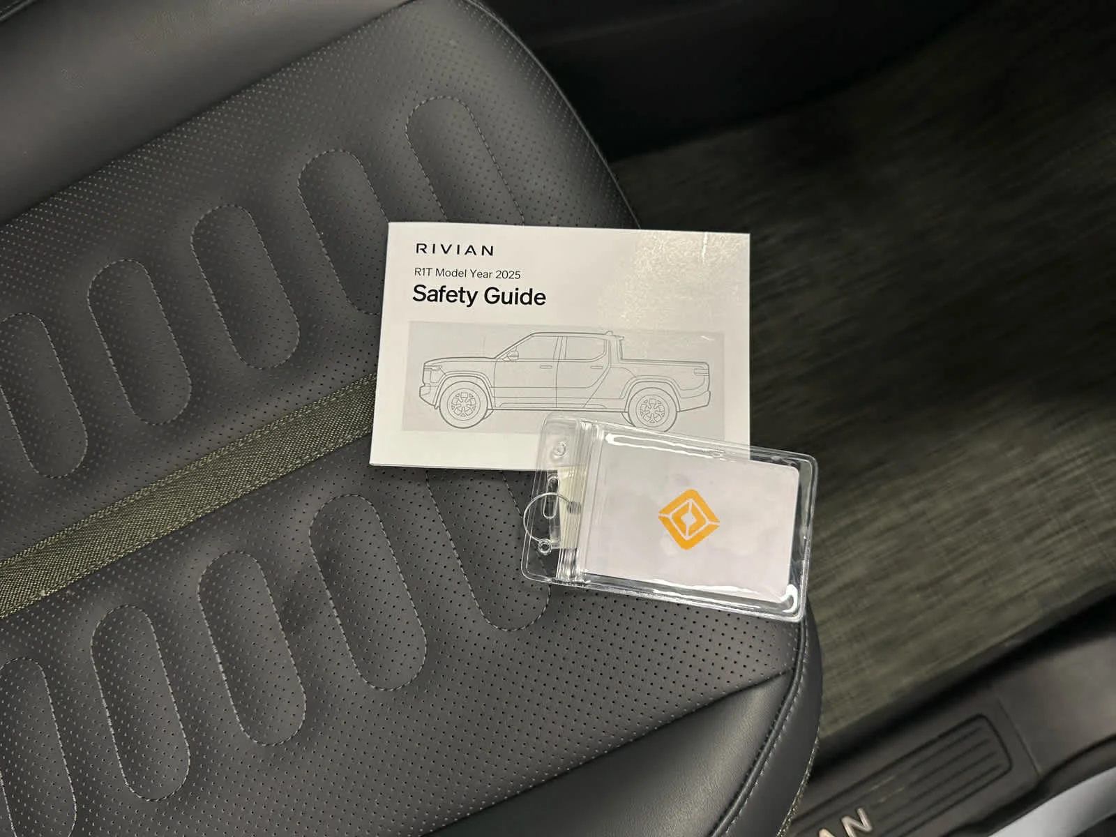 Used 2025 LA Silver Rivian Adventure image 39