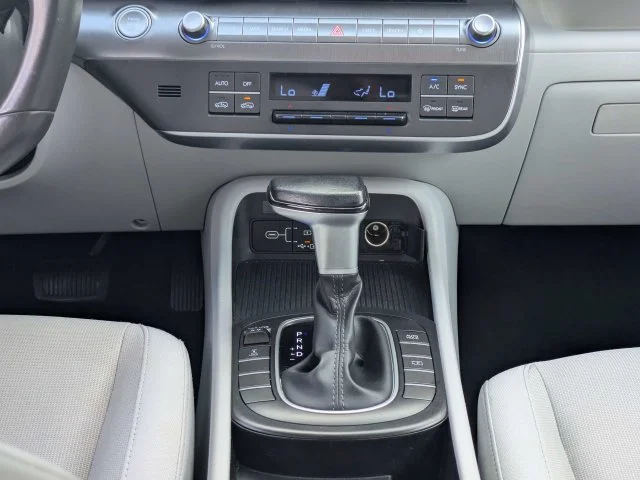Used 2024 Red Hyundai SEL image 18