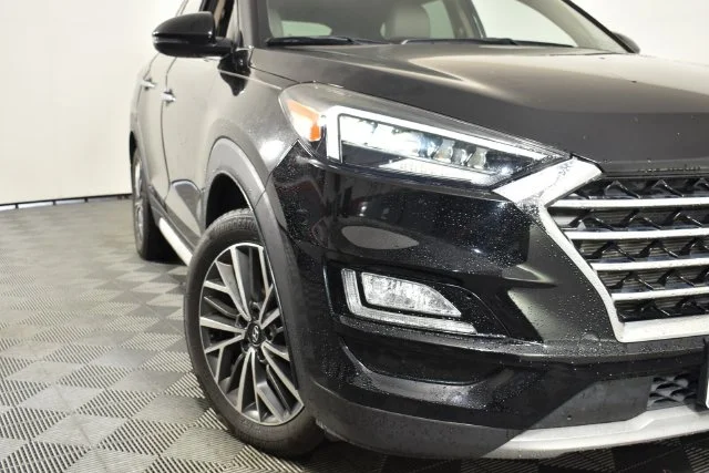 Used 2020 Black Hyundai Ultimate image 3