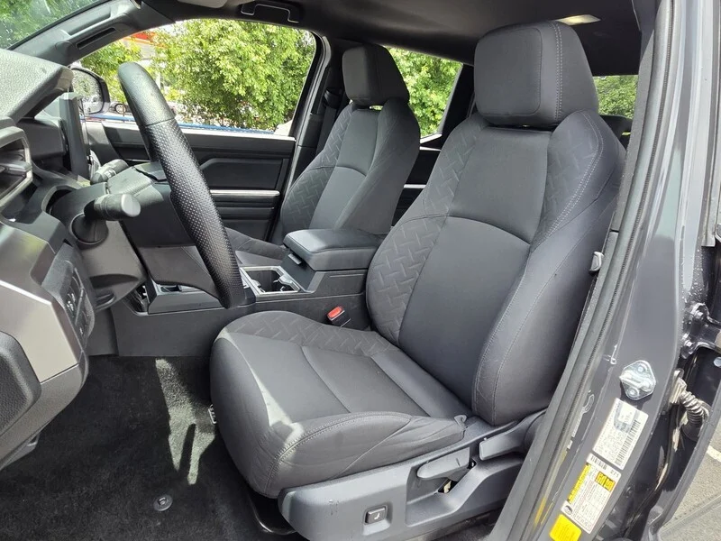 Used 2025 Underground TOYOTA SR5 image 8