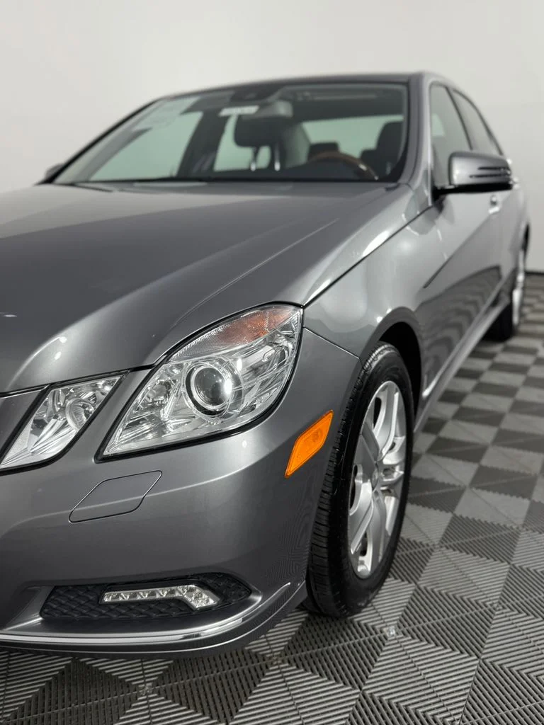Used 2010 Iridium Silver Metallic Mercedes-Benz E 350 image 31