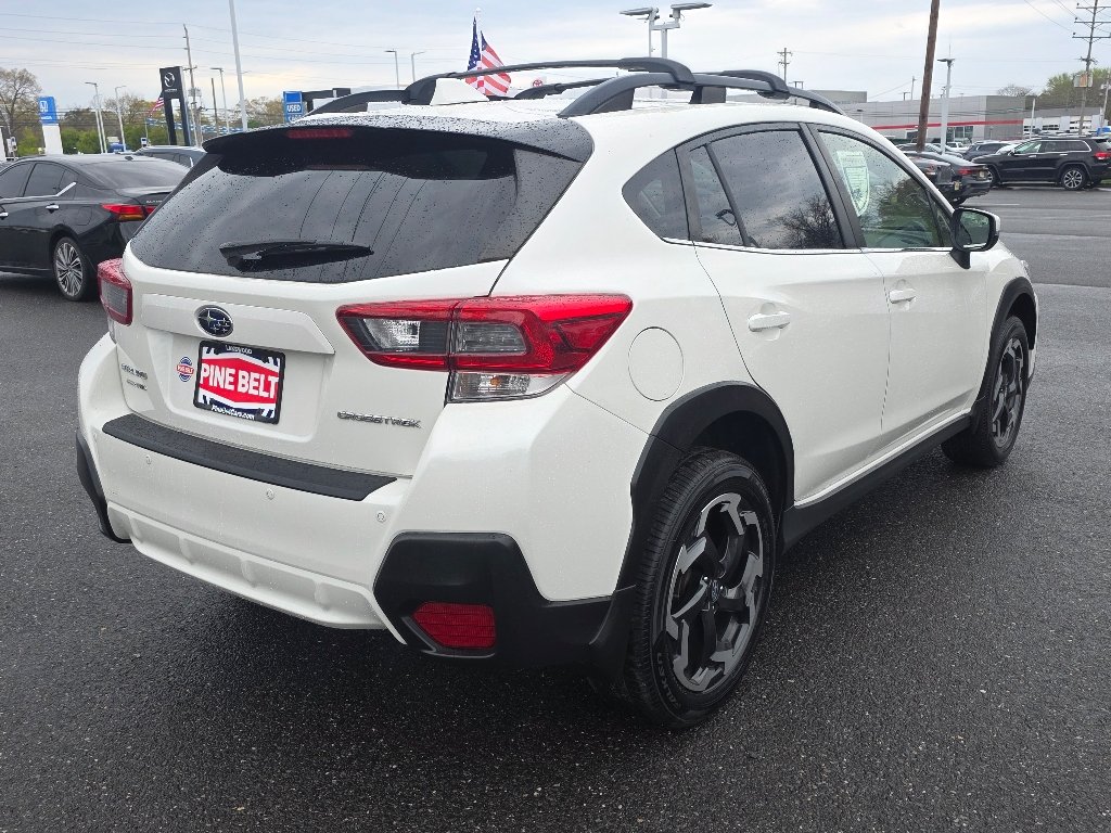 Used 2022 Crystal White Pearl Subaru Limited image 16