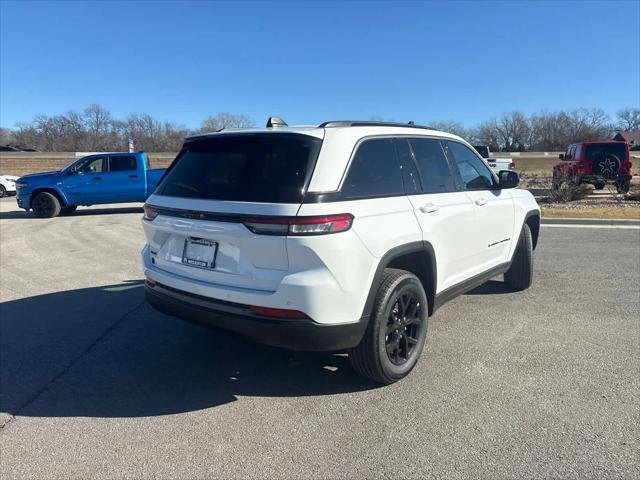 New 2026 Bright White Clear-Coat Exterior Paint Jeep Altitude image 9
