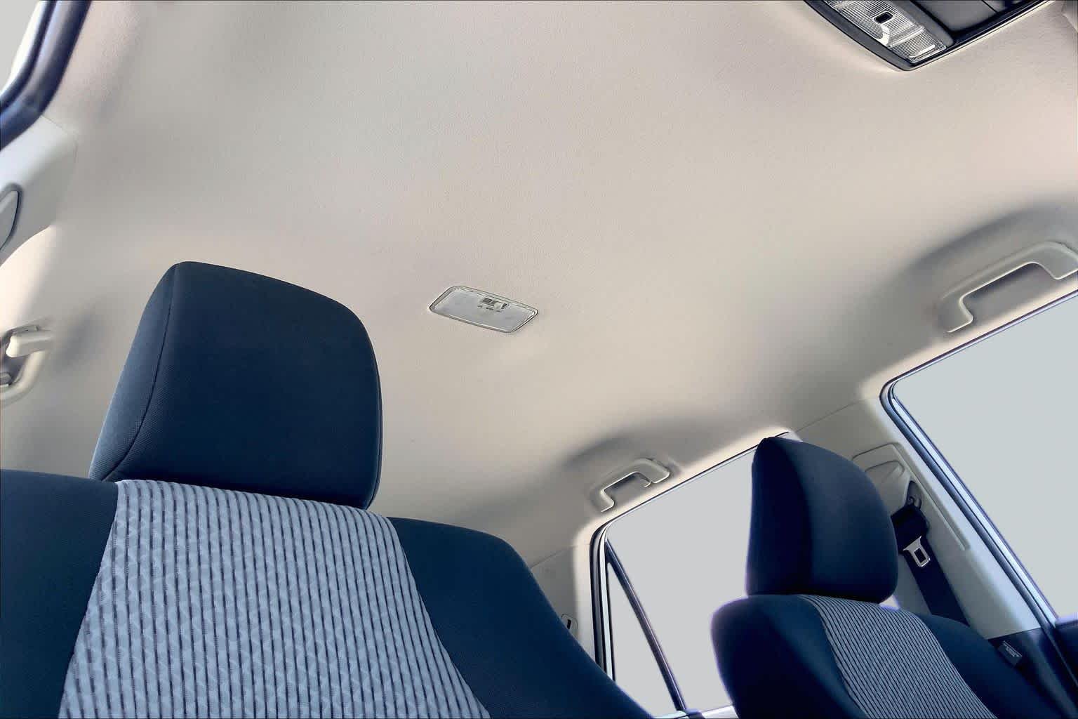 Used 2022 White Toyota SR5 image 14