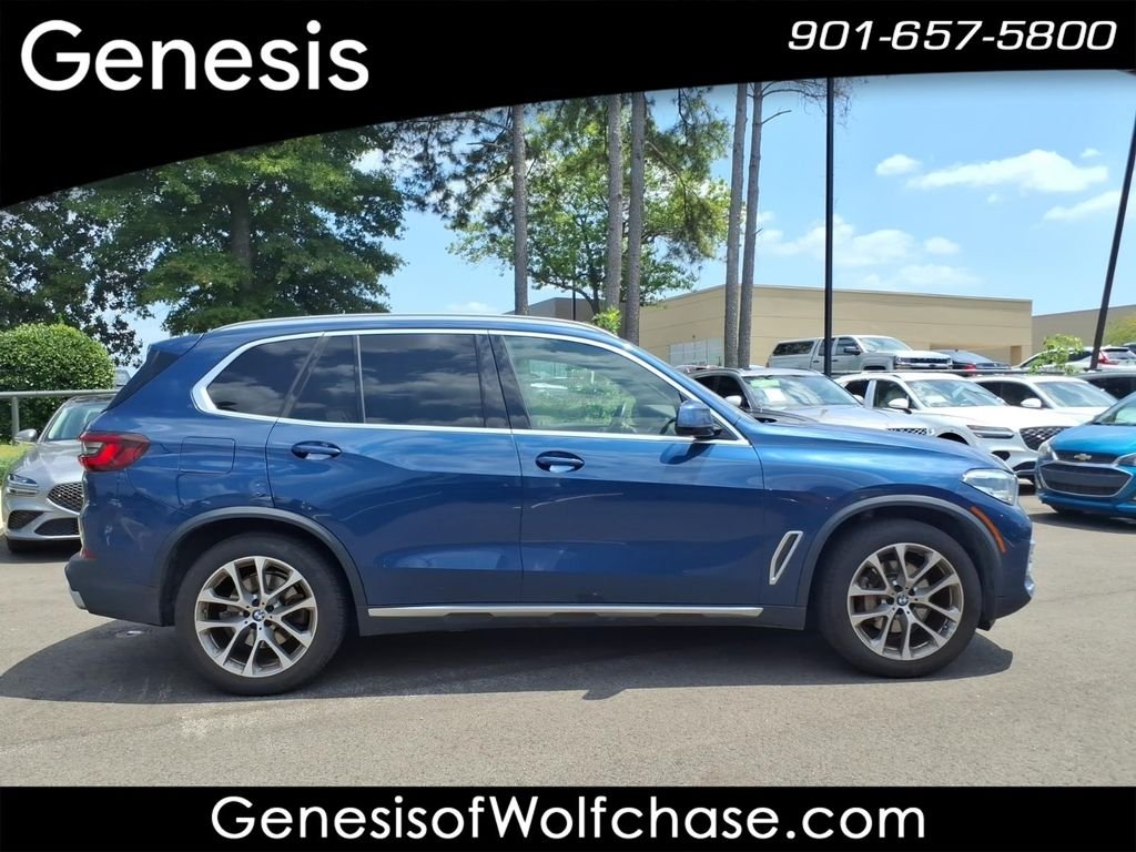 Used 2022 Blue BMW sDrive40i image 3
