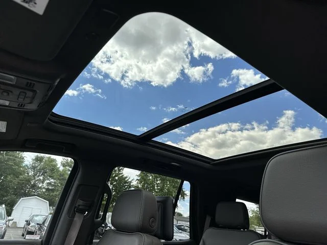 Used 2021 White GMC Denali image 18