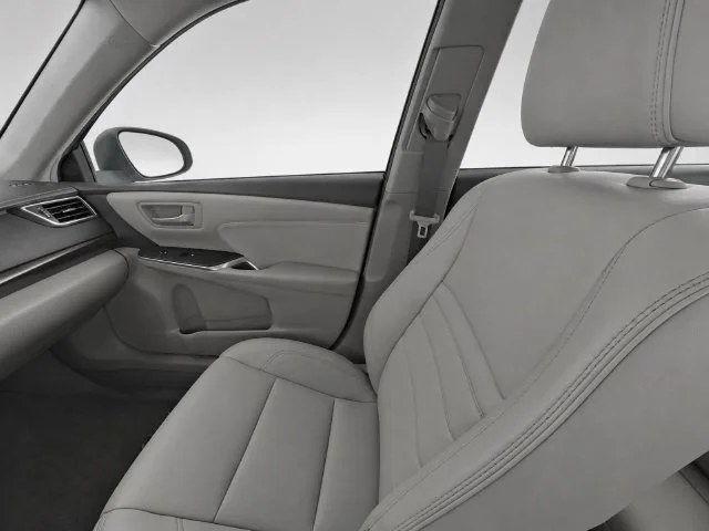 Used 2016 Cosmic Gray Mica Toyota XLE image 15