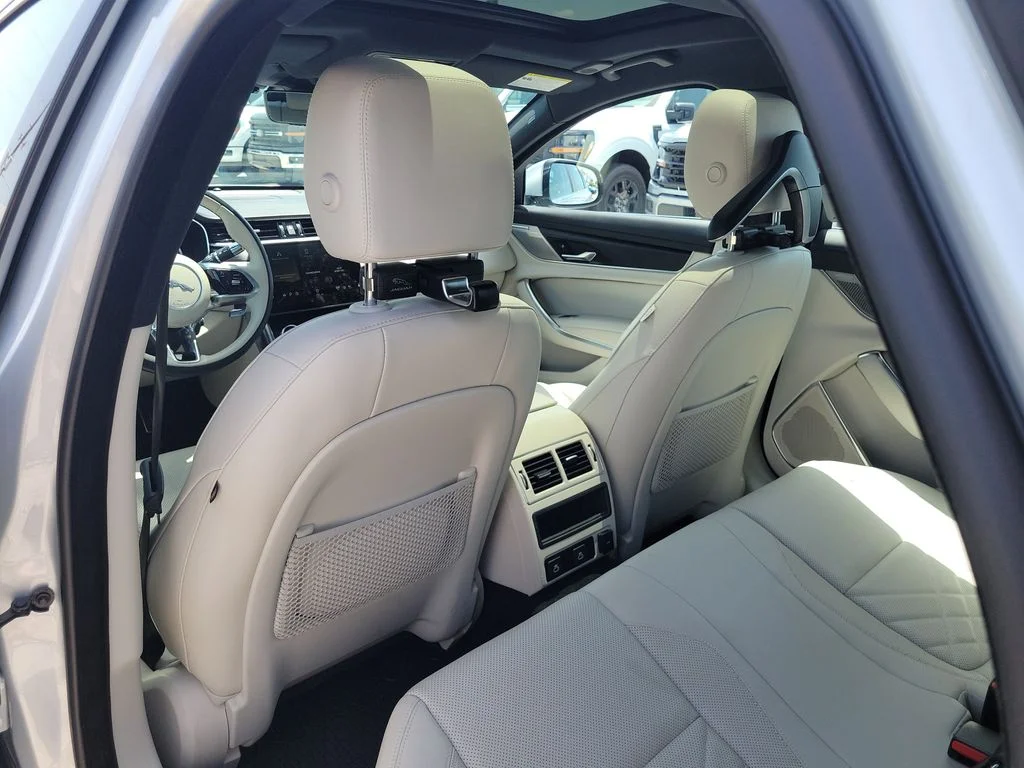 Used 2022 Silver Jaguar SE image 12