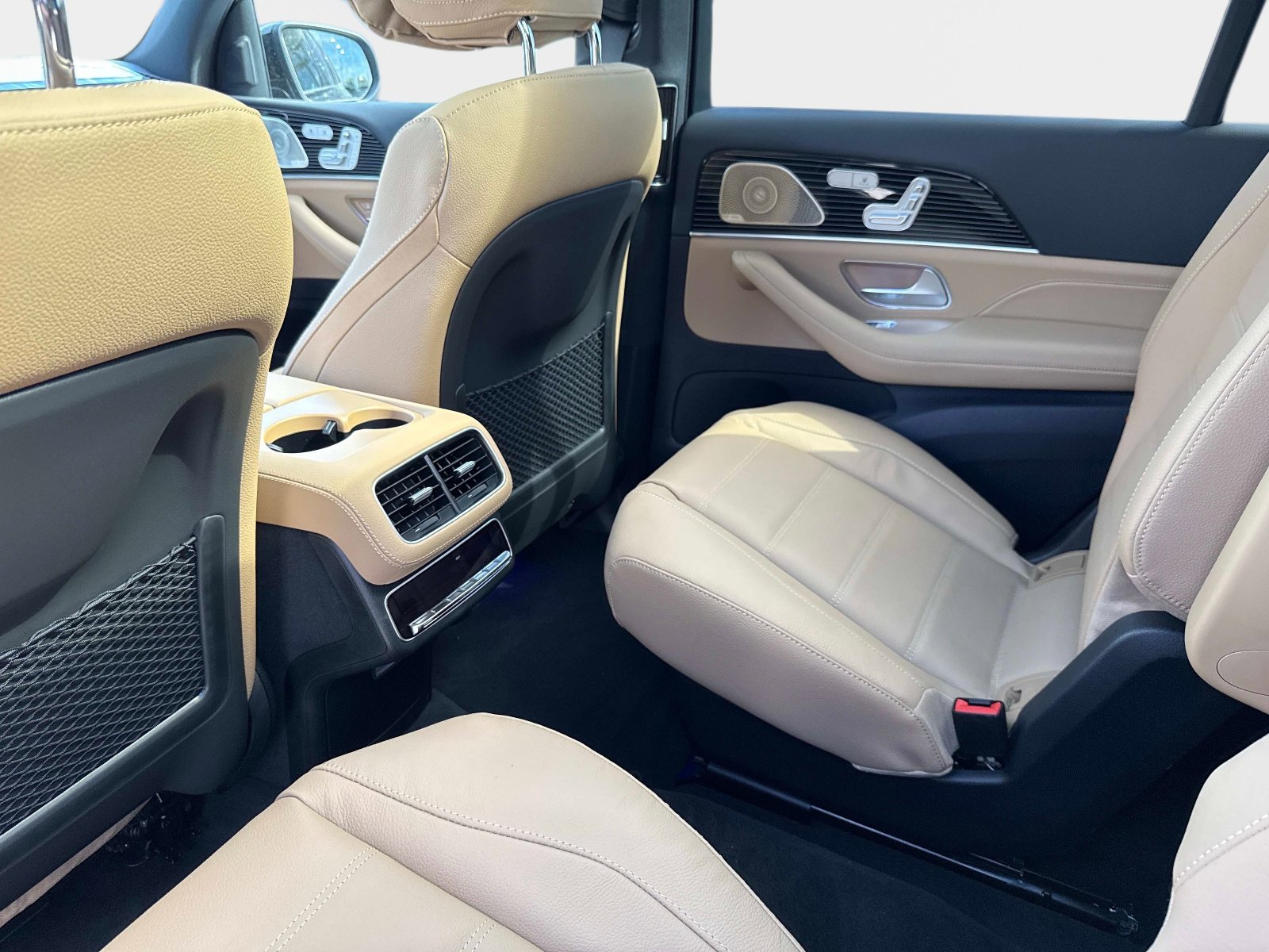 New 2026 Black Mercedes-Benz 450 4MATIC® SUV image 14