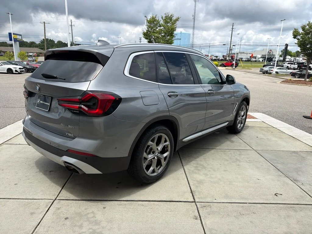 Used 2023 Skyscraper Grey Metallic BMW sDrive30i image 6