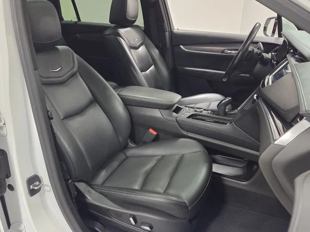 Used 2023 White Cadillac Luxury image 19
