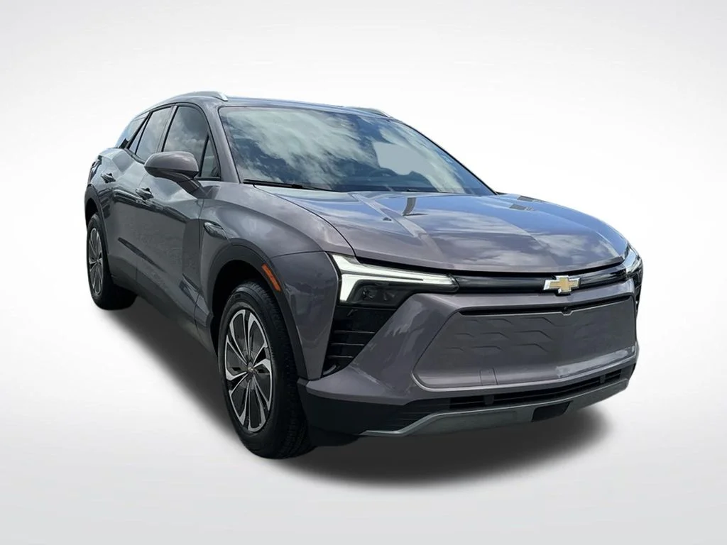 Used 2024 Gray Chevrolet LT image 17