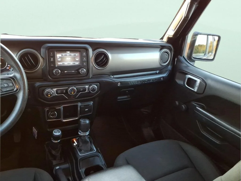 Used 2019 Black Jeep Unlimited Sport image 19