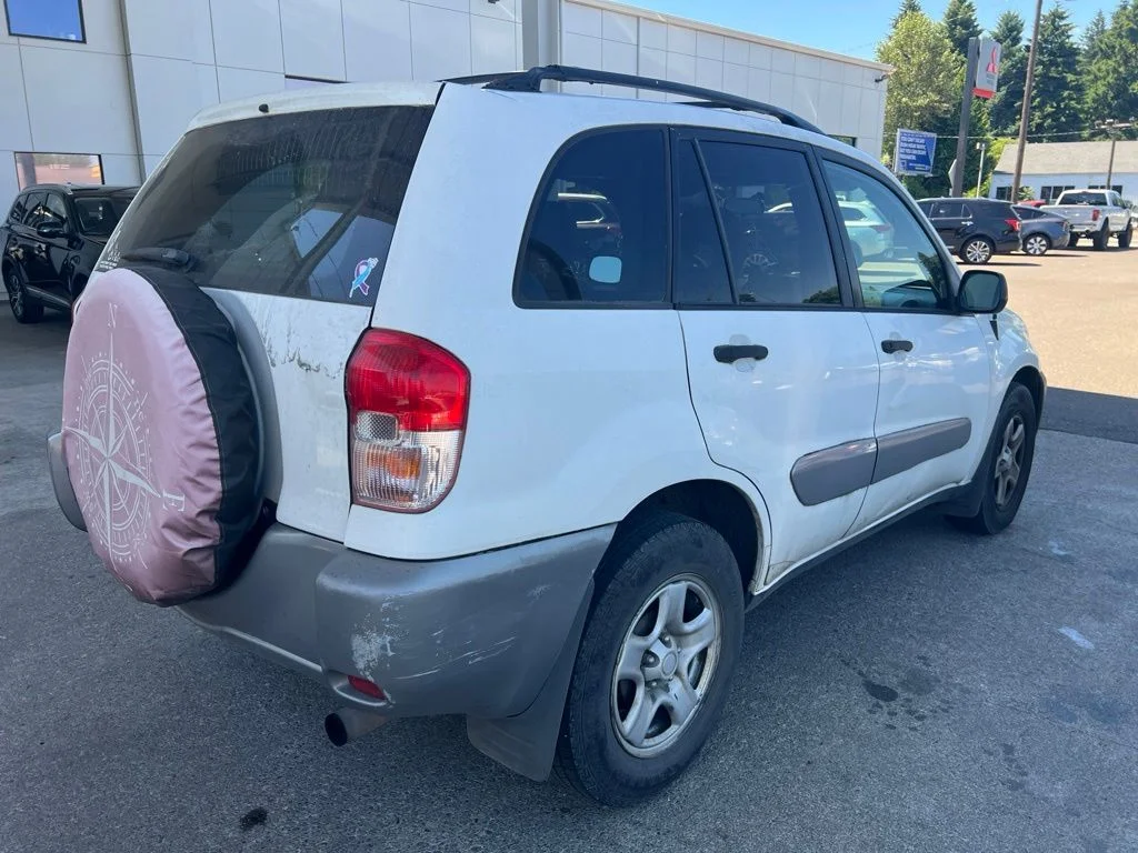 Used 2003  Toyota Base image 4