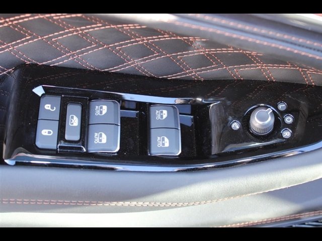 Used 2022 Diamond Black C Jeep Summit Reserve 4xe image 21