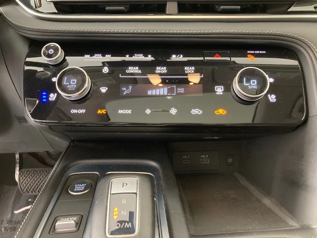 Used 2023 Blue INFINITI LUXE image 11