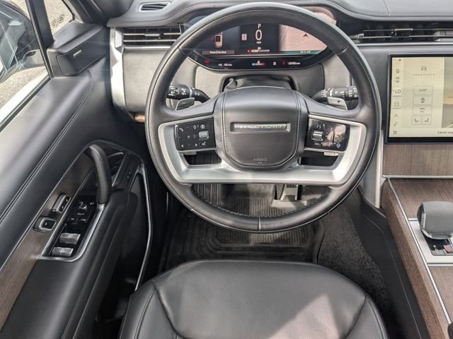 Used 2024 White Land Rover SE image 16