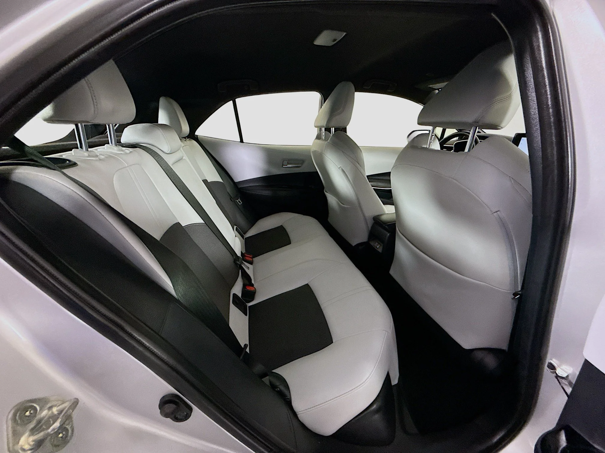 Used 2023 Classic Silver Metallic Toyota XSE image 23