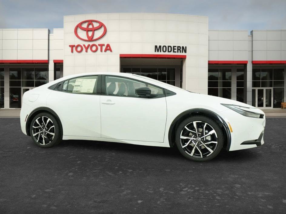 New 2026 Wind Chill Pearl Toyota XSE Premium image 15