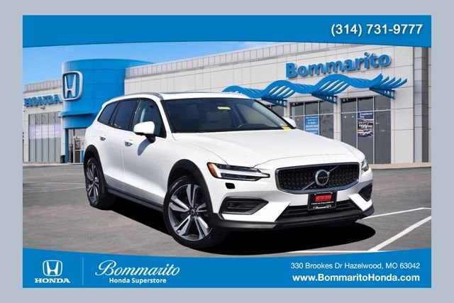 2025 Volvo V60 Cross Country B5 Plus AWD's photo
