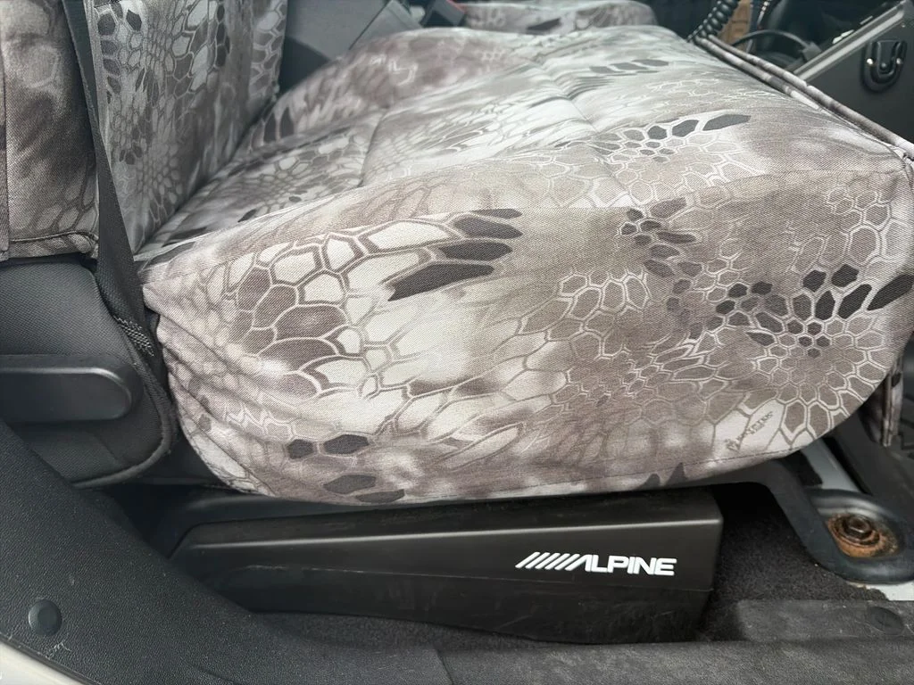 Used 2011 Silver Jeep Unlimited Rubicon image 39
