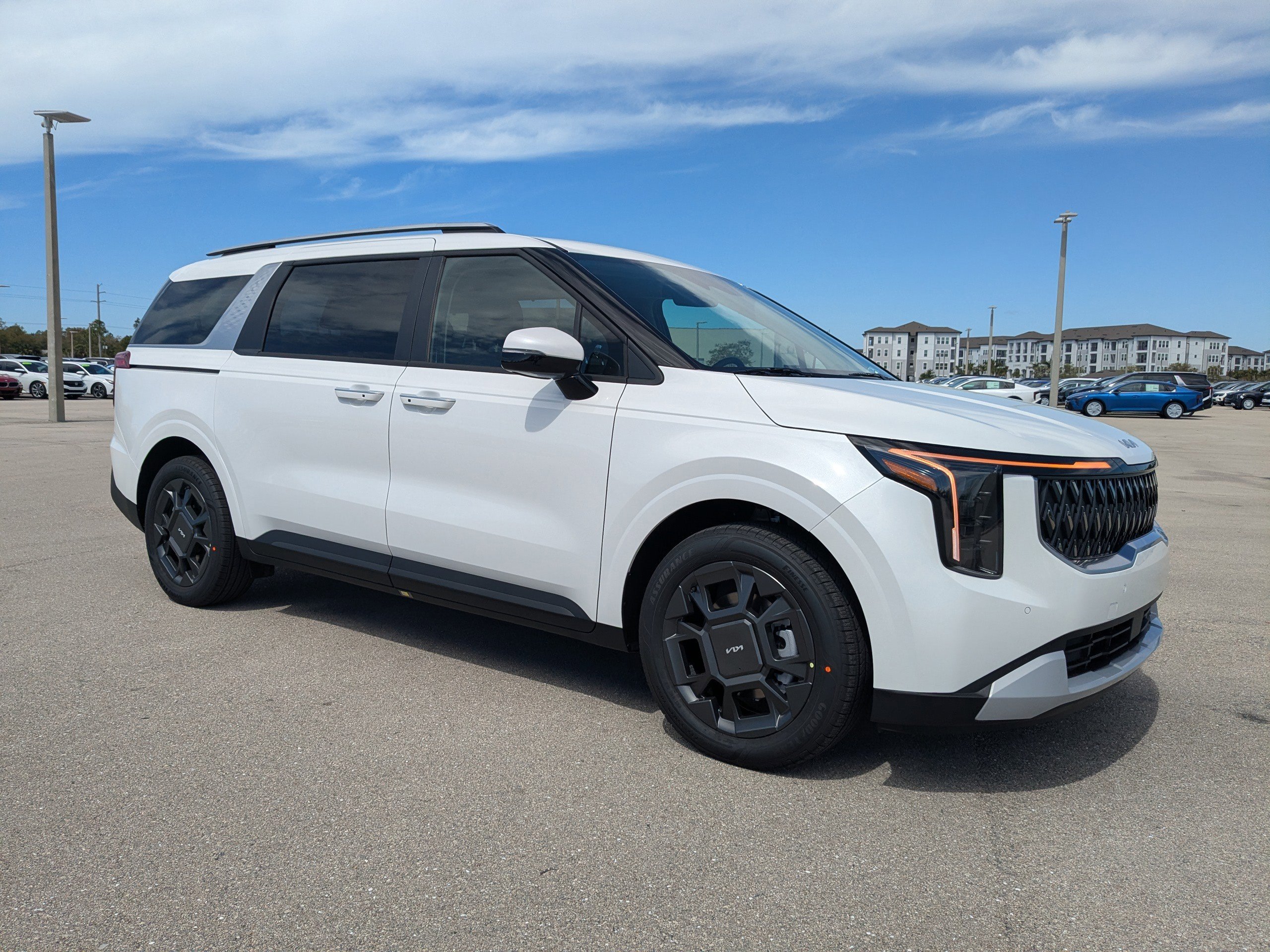 New 2026 Snow White Pearl Kia EX image 2